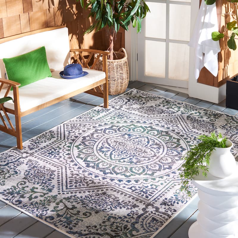 SAFAVIEH Havana Esen Medallion Indoor/ Outdoor Waterproof Rug