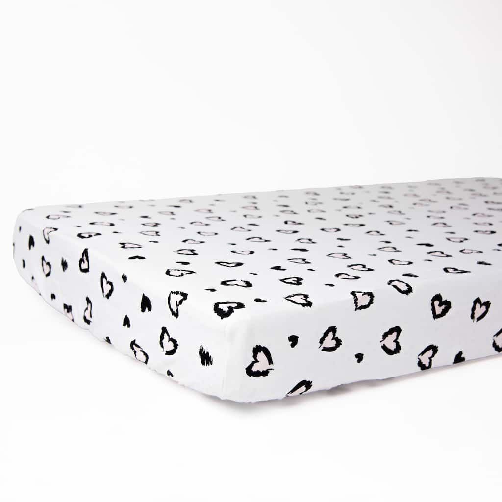 Rizzy Home Leopard Hearts Cotton Fitted Cribsheet - 28" X 52"