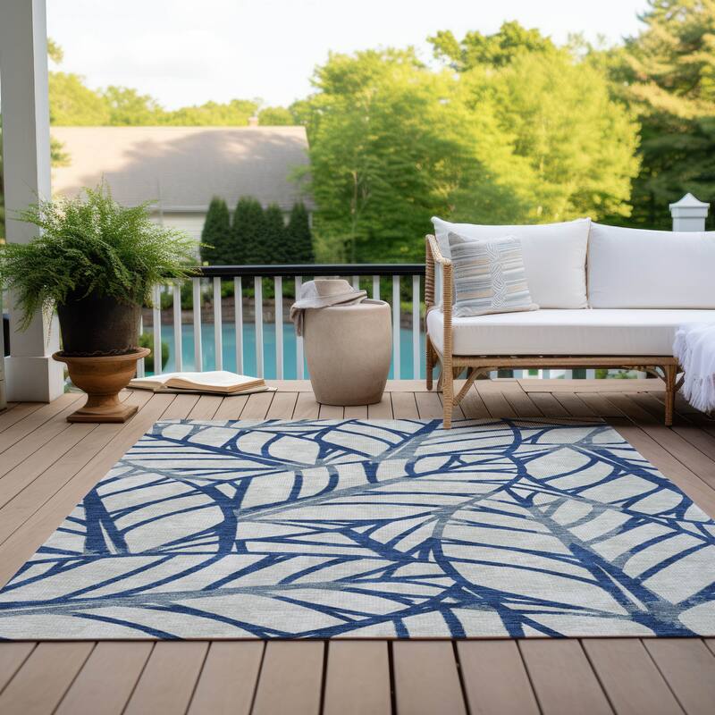 Machine Washable Indoor/ Outdoor Chantille Modern Palms Rug