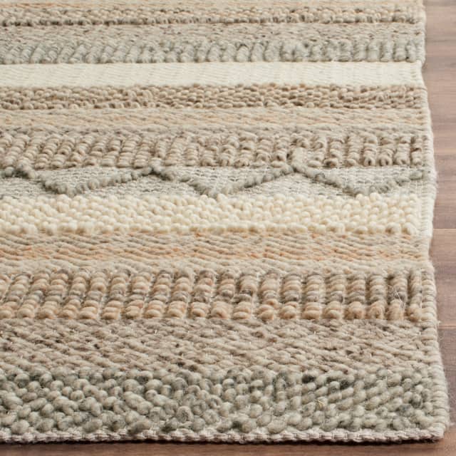 SAFAVIEH Handmade Natura Fanette Wool Rug