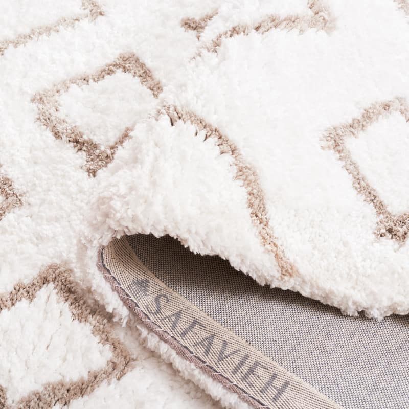 SAFAVIEH Handmade Toronto Shag Shaniqua Polyester Rug