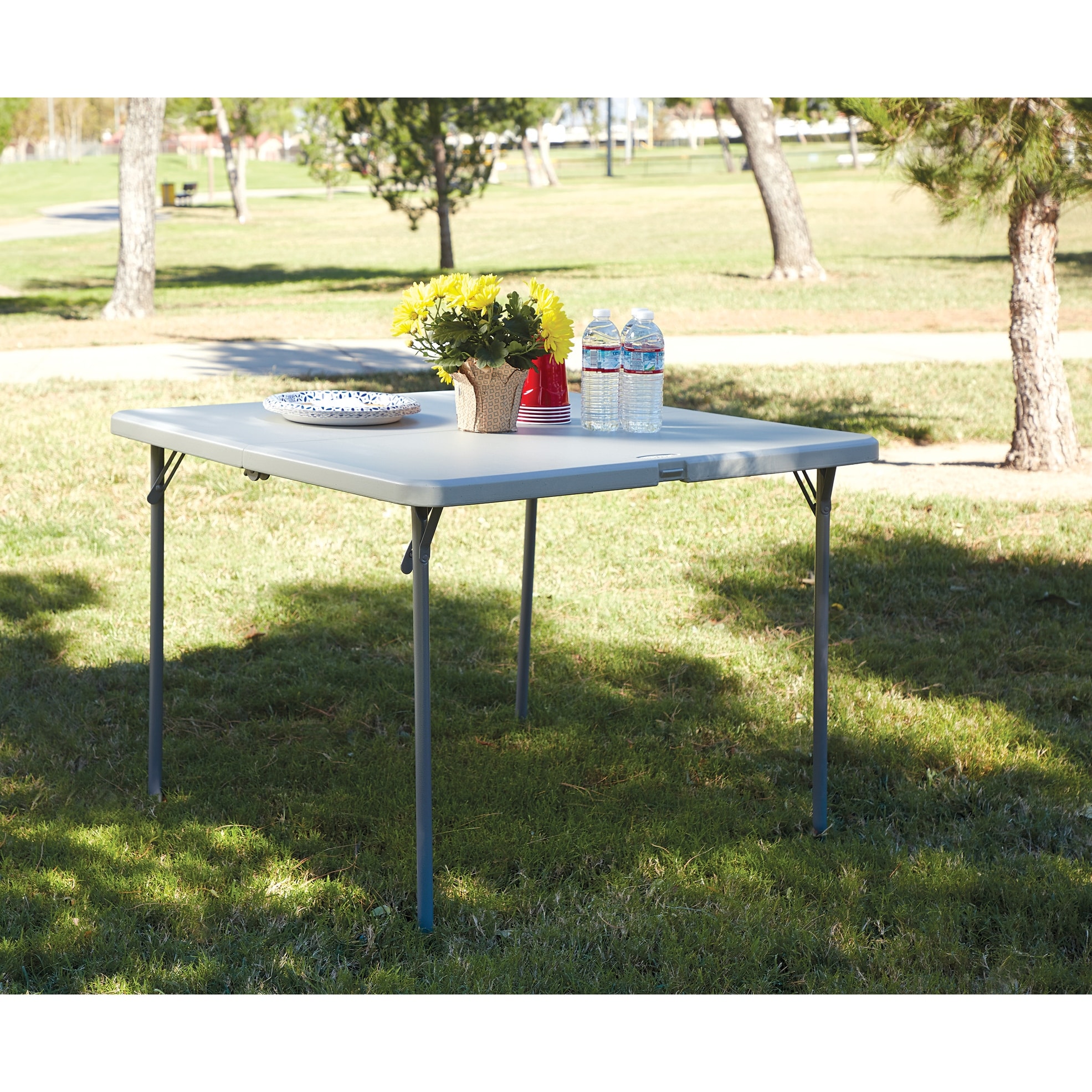 Square folding table with chairs sales