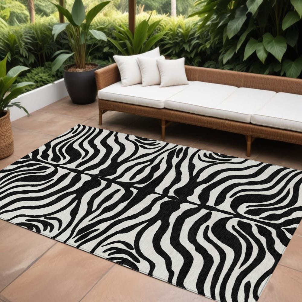 HomeRoots Animal Print Transitional Rectangle Outdoor Rug