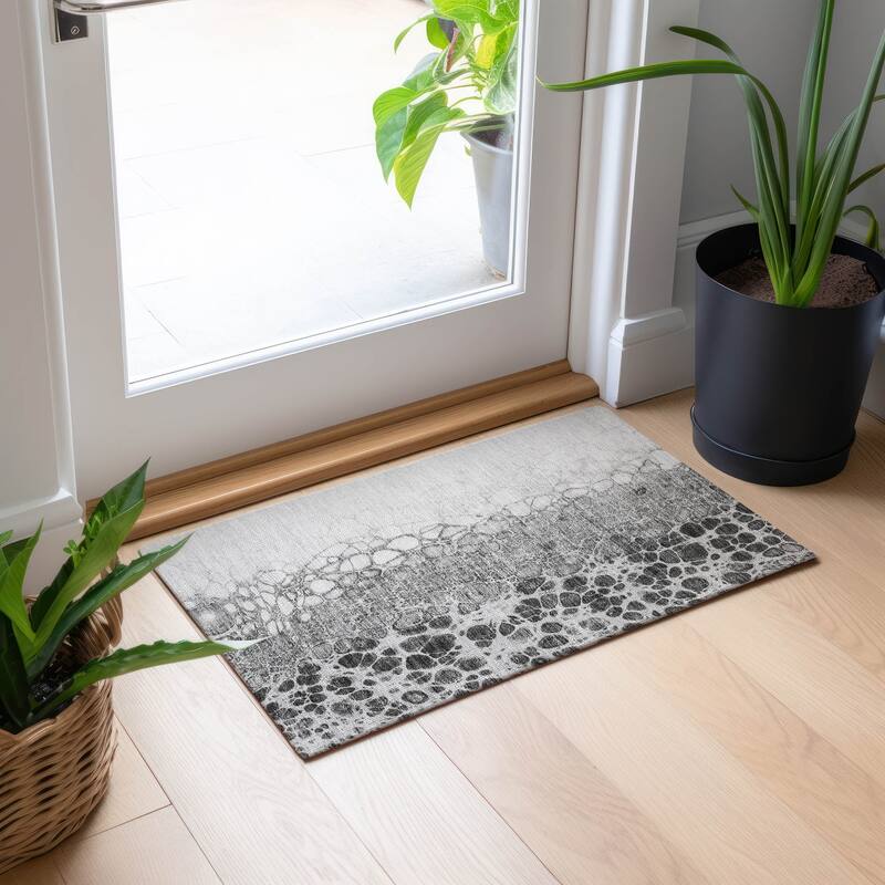 Machine Washable Indoor/ Outdoor Chantille Abstract Cobblestone Rug - Gray - 1'8" x 2'6"