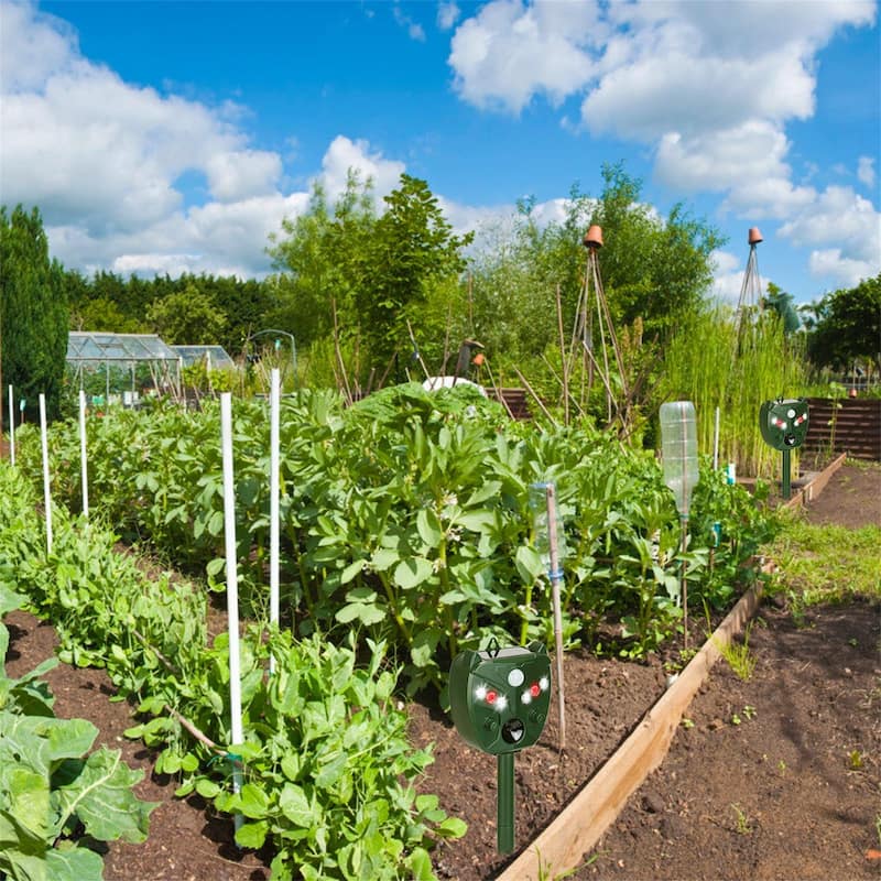 Ultrasonic Solar Animal Repeller with 5 Gears for Farm Garden Yard