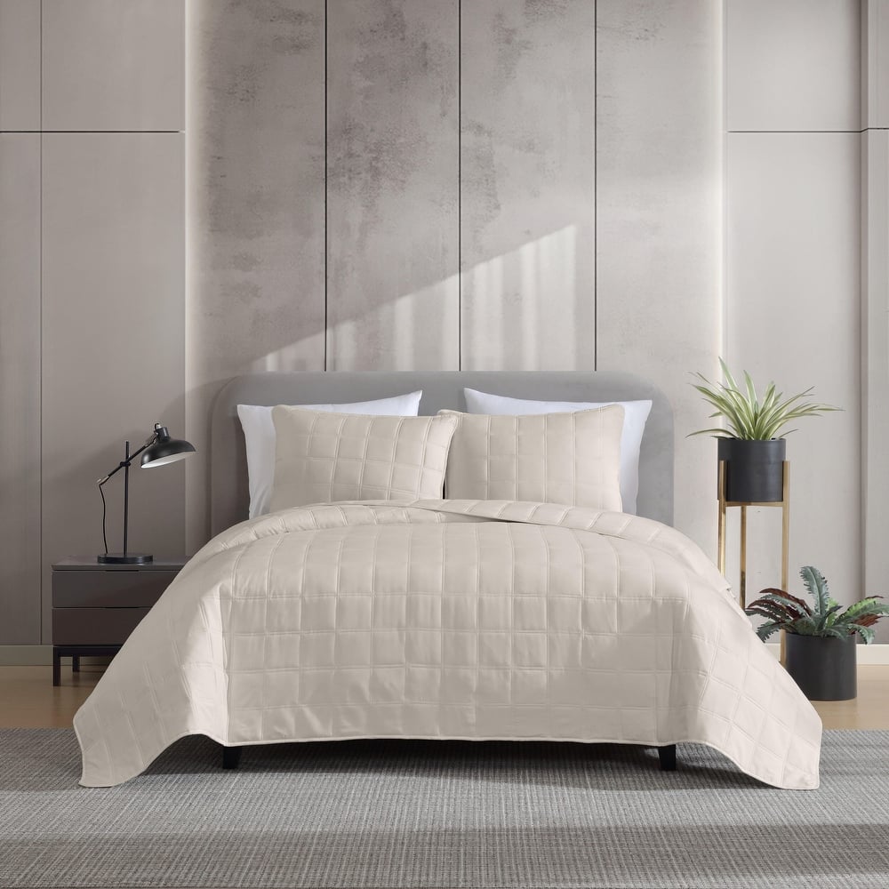 Kenneth Cole Solid Stonewashed Reversible Quilt Set