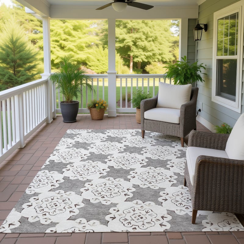 Machine Washable Indoor/ Outdoor Global Motif Chantille Rug