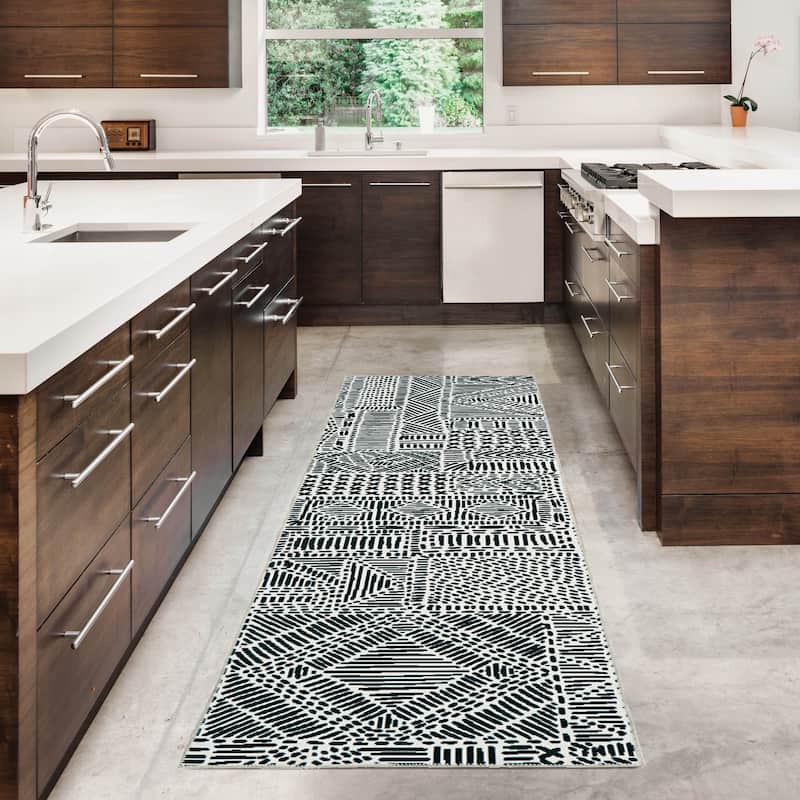 Cayden Machine Washable Geometic Area Rug