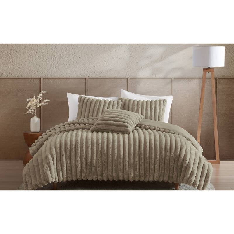 Riverbrook Home Everett Collection