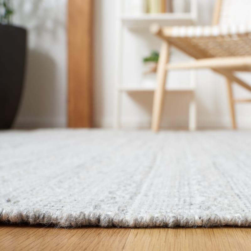 SAFAVIEH Striped Kilim Tzoulia Fringe Rug