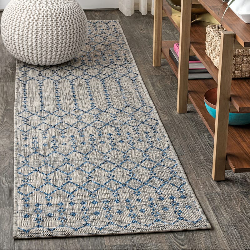 JONATHAN Y Trebol Moroccan Geometric Textured Weave Indoor/Outdoor Area Rug - 2 X 10 - Light Gray/Navy