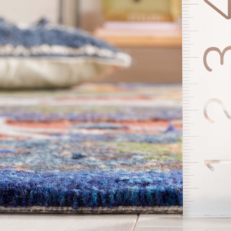 SAFAVIEH Handmade Blossom Zeynep Modern & Contemporary Wool Rug