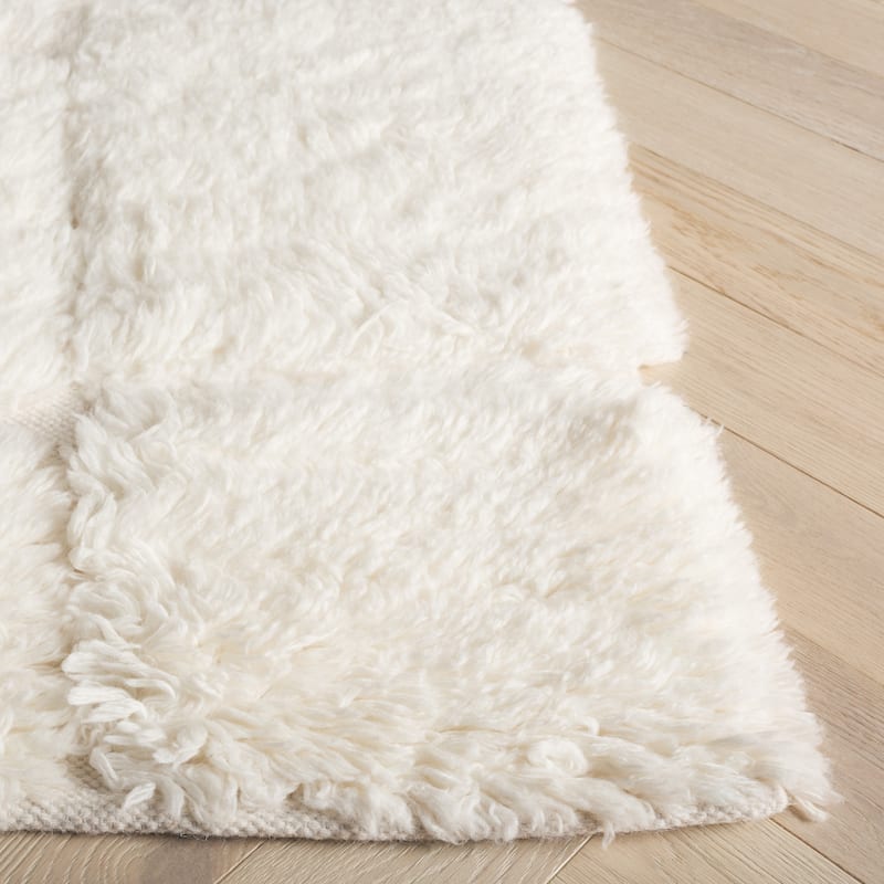 SAFAVIEH Handmade Casablanca Torri Shag Wool 1.8-inch Rug