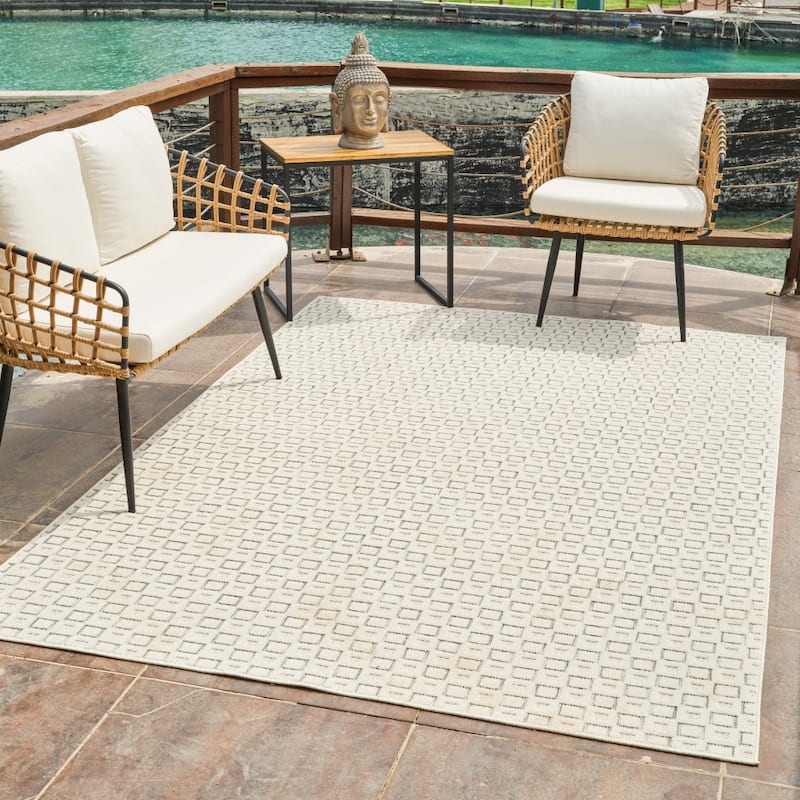 Elto Sleek Geometric Weather Resistant Current & Stylish Outdoor Rug