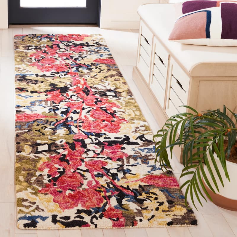 SAFAVIEH Handmade Blossom Florinela French Country Floral Wool Rug - 2'3" x 8' Runner - Green/Ivory