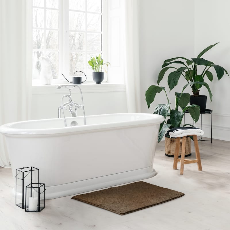 Resort Collection Plush Shag Chenille Bath Mat (21 x 34)