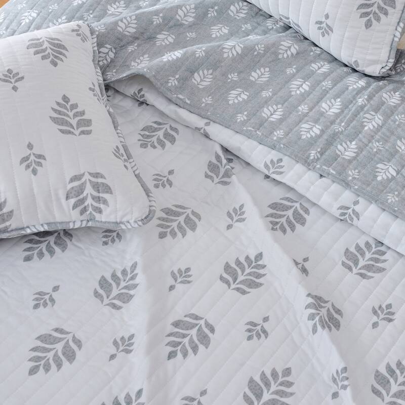 Luxurious Intricate French Floral Design Microfiber Quilt Set With Shams