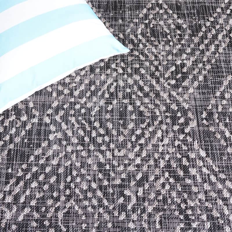 SAFAVIEH Courtyard Zhibek Indoor/Outdoor Waterproof Patio Backyard Rug