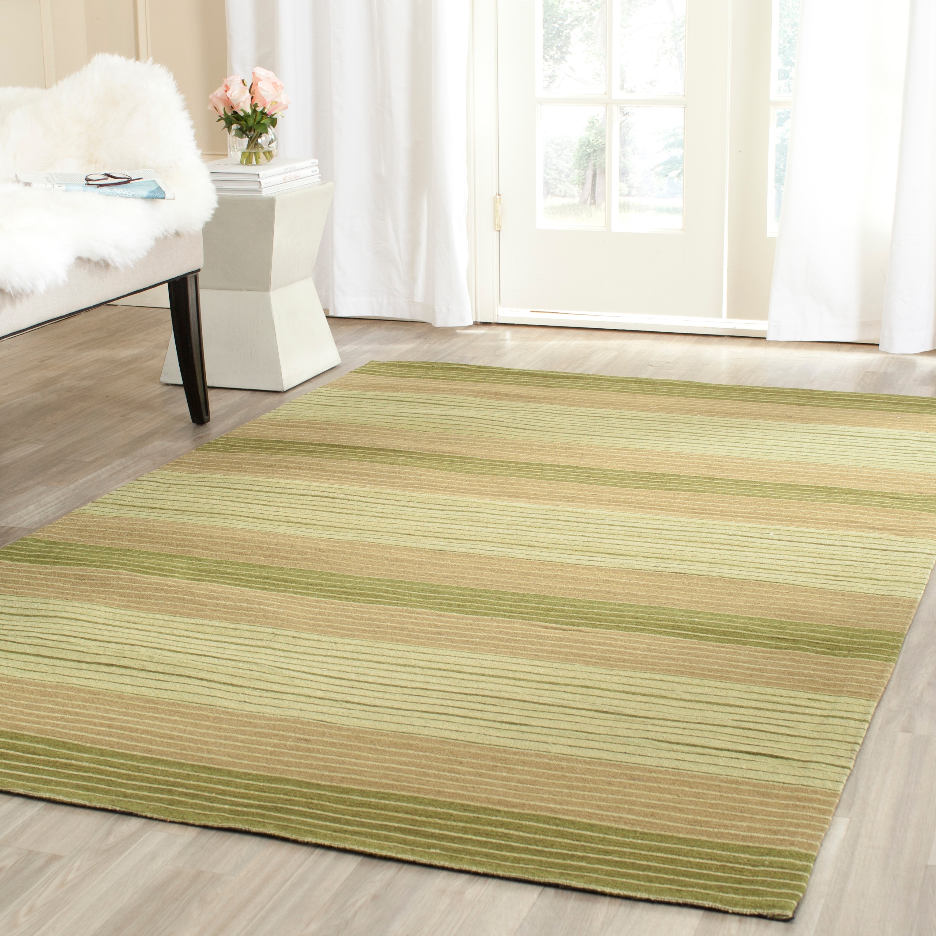 SAFAVIEH Handmade Marbella Liboria Modern Wool Rug