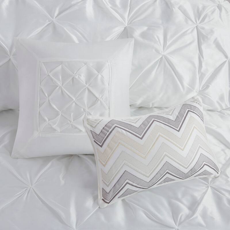 GDF Studio - Laurel 7-Piece Tufted Comforter Set with Decorative Pillows