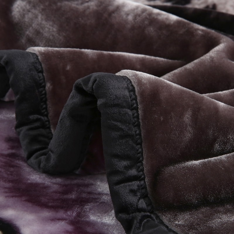 Reversible Mink Blanket Fluffy Fleece Blanket Different Pattern in Each Side