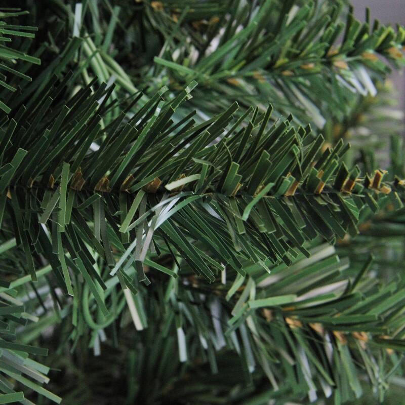 Full Buffalo Fir Artificial Christmas Tree - 4.5' - Unlit - 4.5 Foot