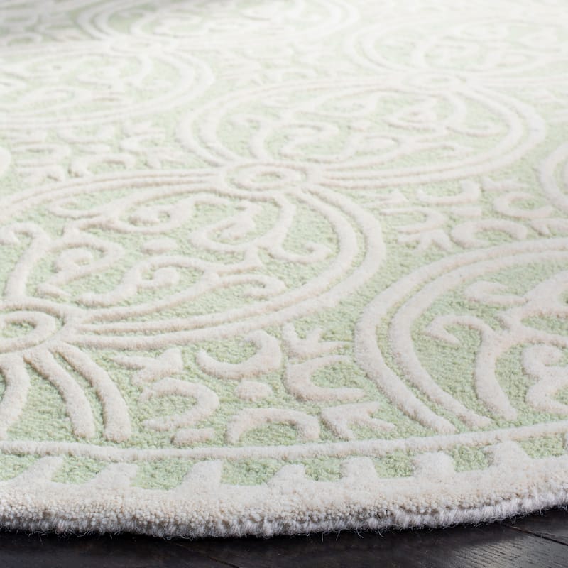 SAFAVIEH Handmade Cambridge Myrtis Moroccan Wool Rug