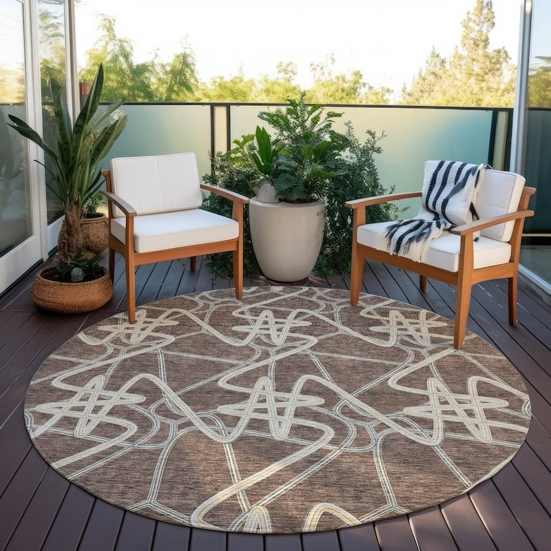 Machine Washable Indoor/ Outdoor Contemporary Links Chantille Rug - Brown - 8' x 8'