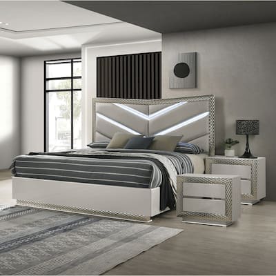 Furniture of America Urene Glam 3-Piece Grey Wood King Platform Bedroom Set with LED Light