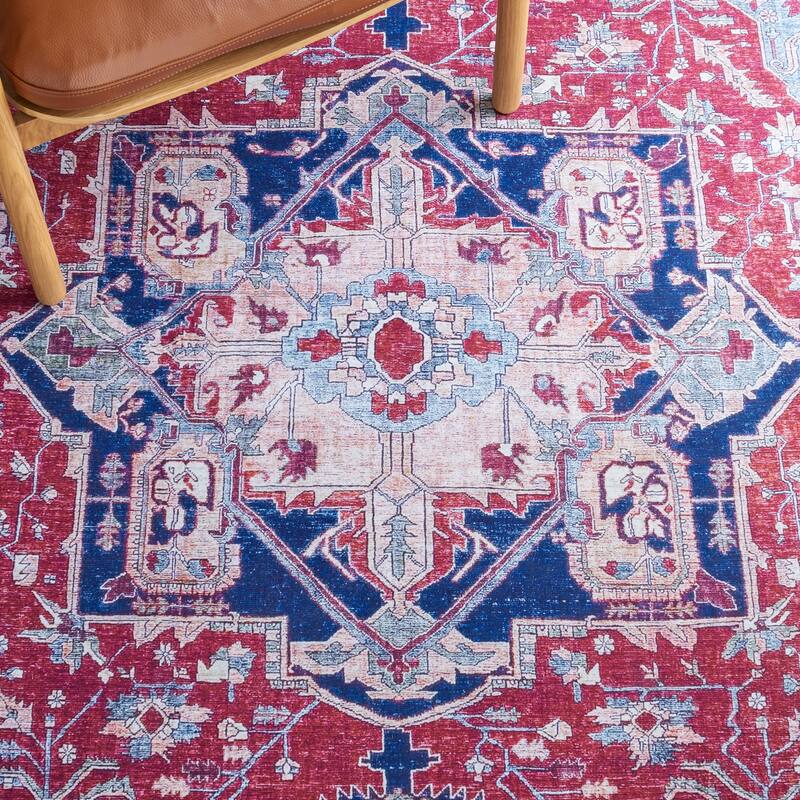 SAFAVIEH Tucson Machine Washable Slip Resistant Mathilde Oriental Medallion