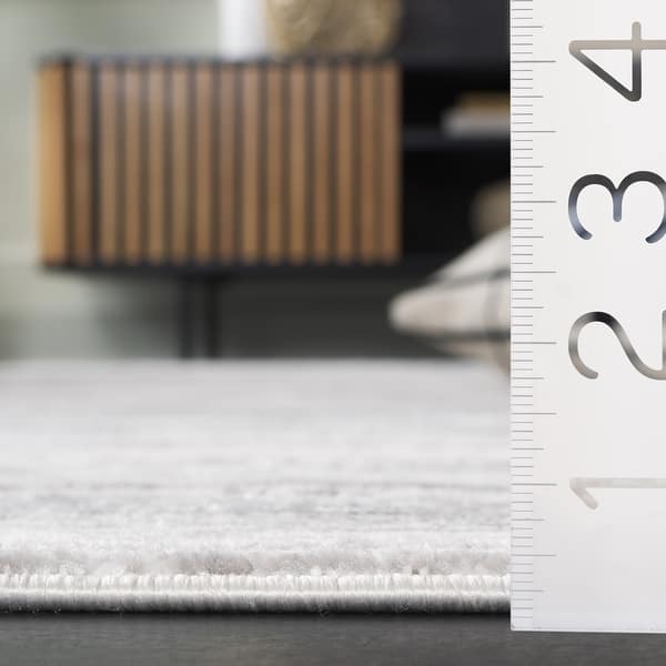 SAFAVIEH Hanna Aoibhinn Contemporary Rug