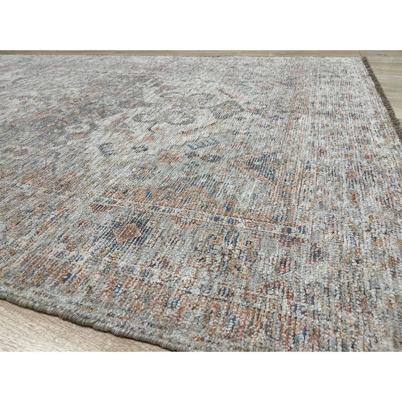 Ivory Classic Traditional Oriental Design Area Rug - Elegant and Timeless Design