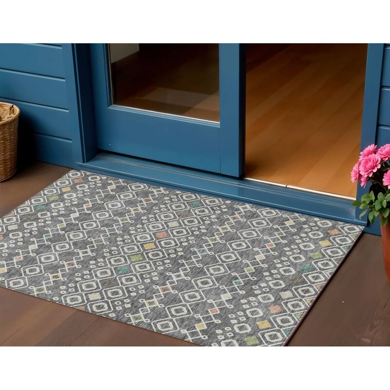 HomeRoots Geometric Modern Rectangle Outdoor Rug - 3' x 5'