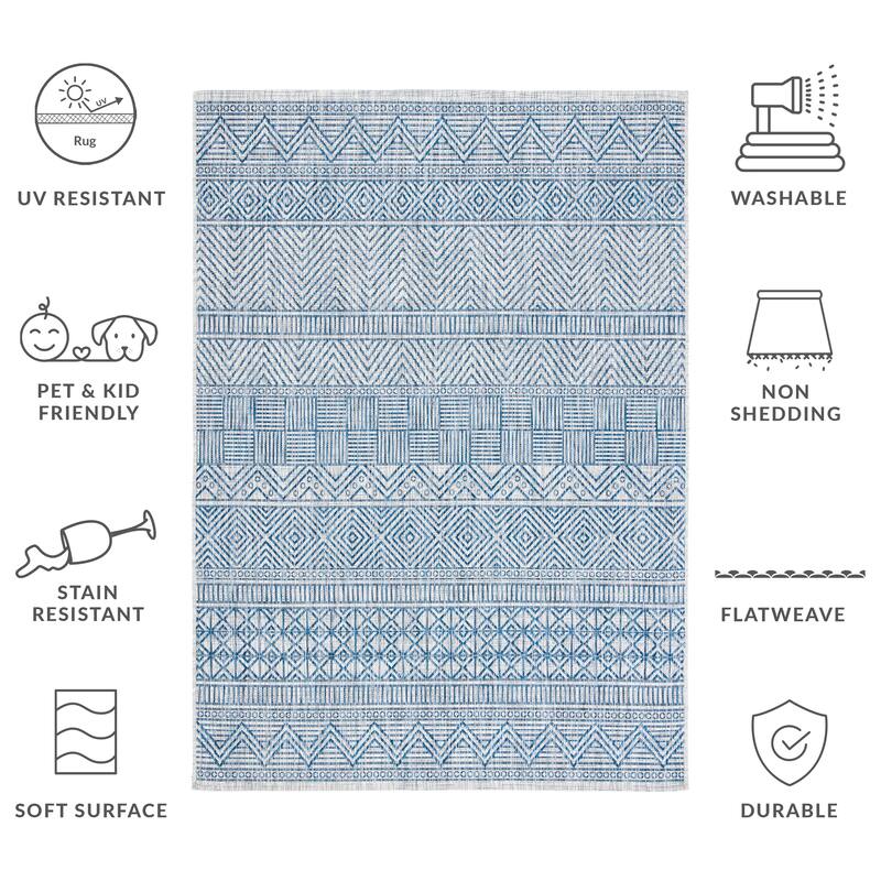 SAFAVIEH Courtyard Rozenn Indoor/ Outdoor Waterproof Patio Backyard Rug