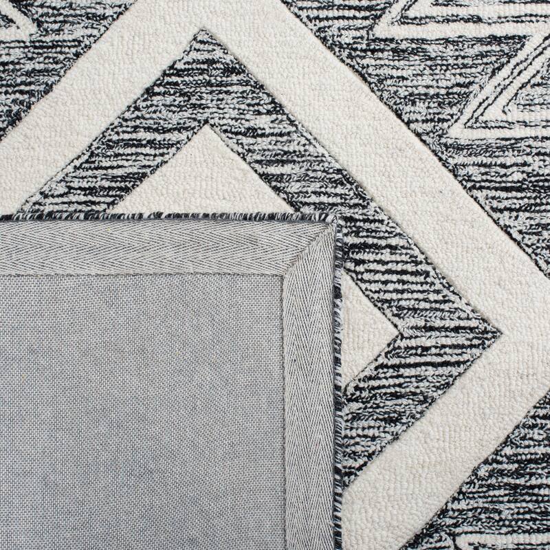 SAFAVIEH Handmade Metro Gislinde Diamond Wool Rug