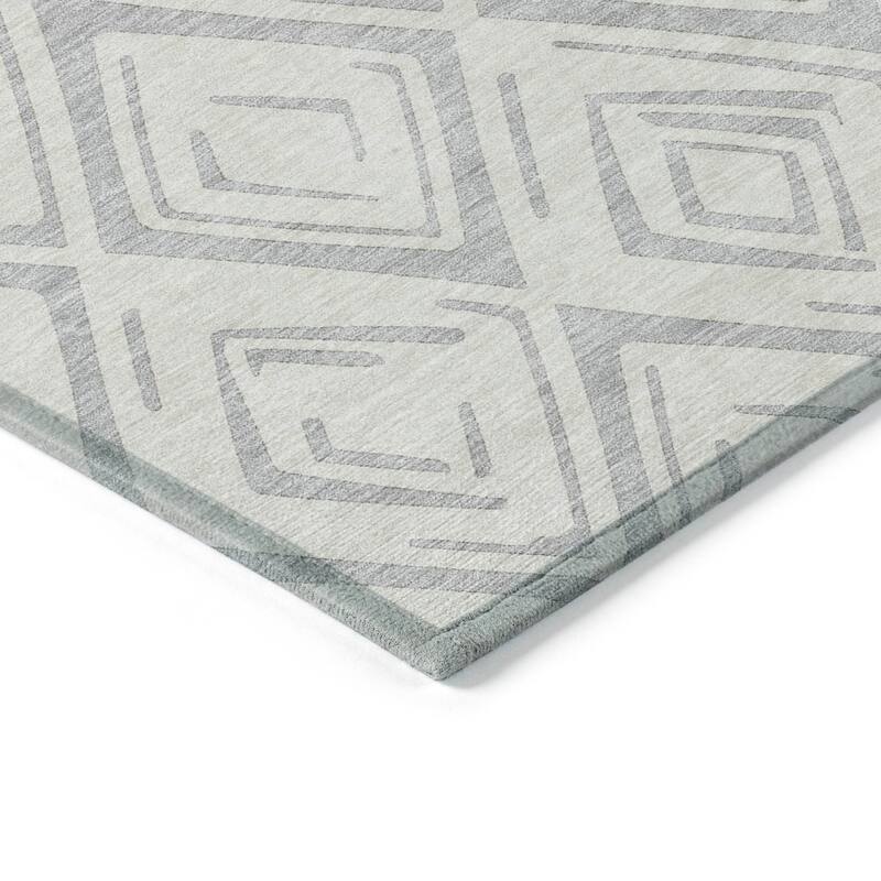 Machine Washable Indoor/ Outdoor Chantille Diamonds Ombre Rug
