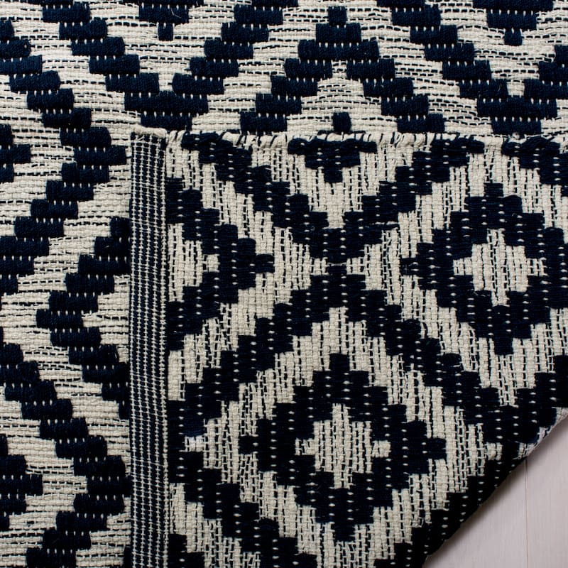 SAFAVIEH Handmade Flatweave Montauk Gulhan Casual Cotton Rug