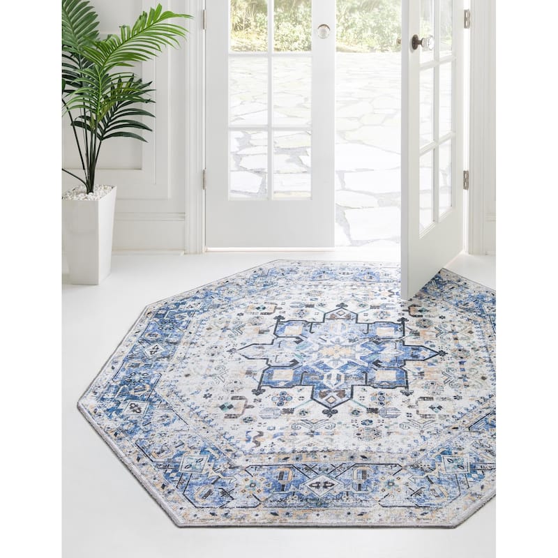 Traditional Tira Collection Area Rug