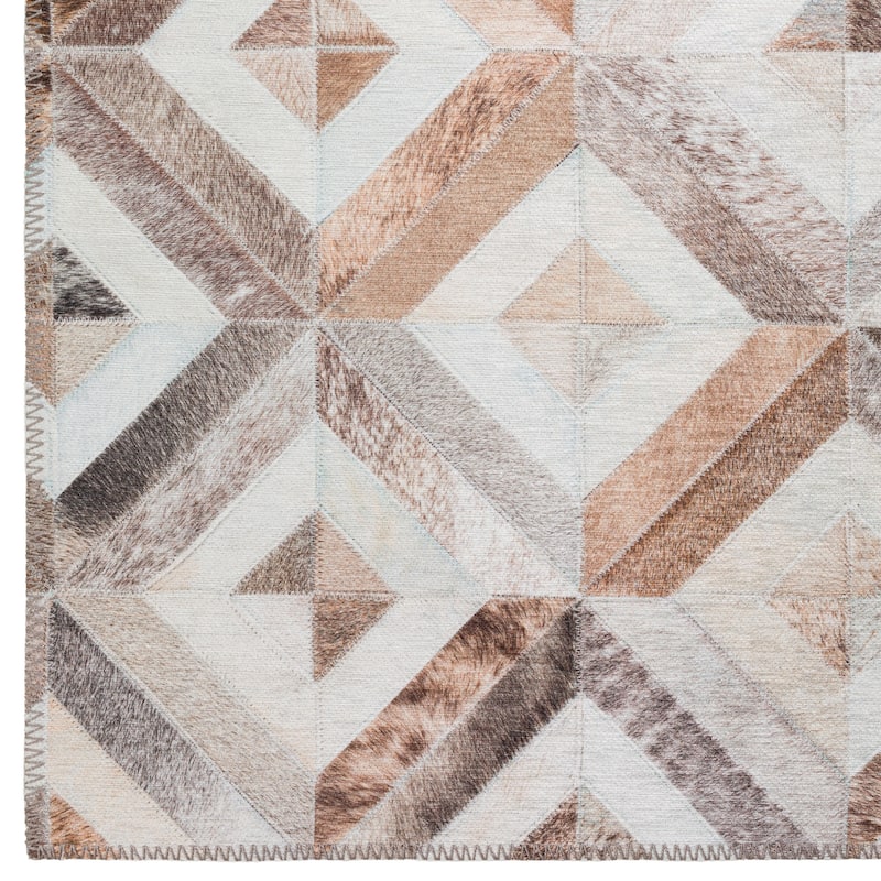 Indoor/ Outdoor Laredo Geometric Faux Hide Patchwork Washable Area Rug