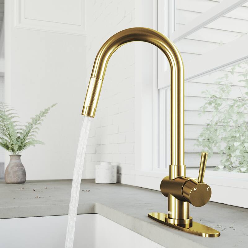 VIGO Gramercy 17" H Single Handle Pull-Down Spout Kitchen Faucet