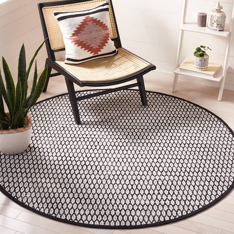 SAFAVIEH Handmade Flatweave Montauk Cassidy Casual Cotton Rug - 6' Round - Black/Ivory
