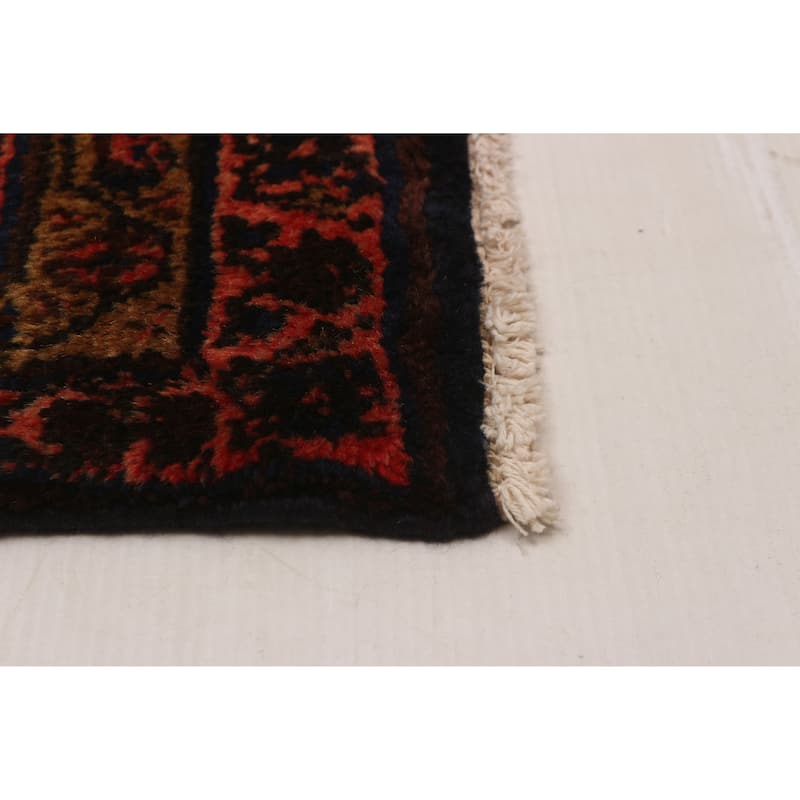Andelz Red Rug 3'7" x 6'7" - 3'5 x 12'6