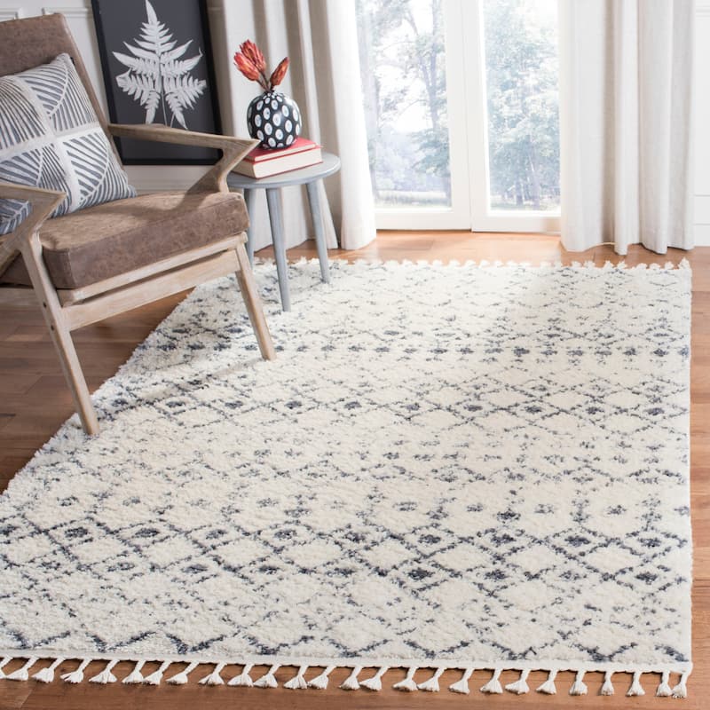 SAFAVIEH Berber Fringe Dashurije Leatha Trellis Rug - 4' x 6'