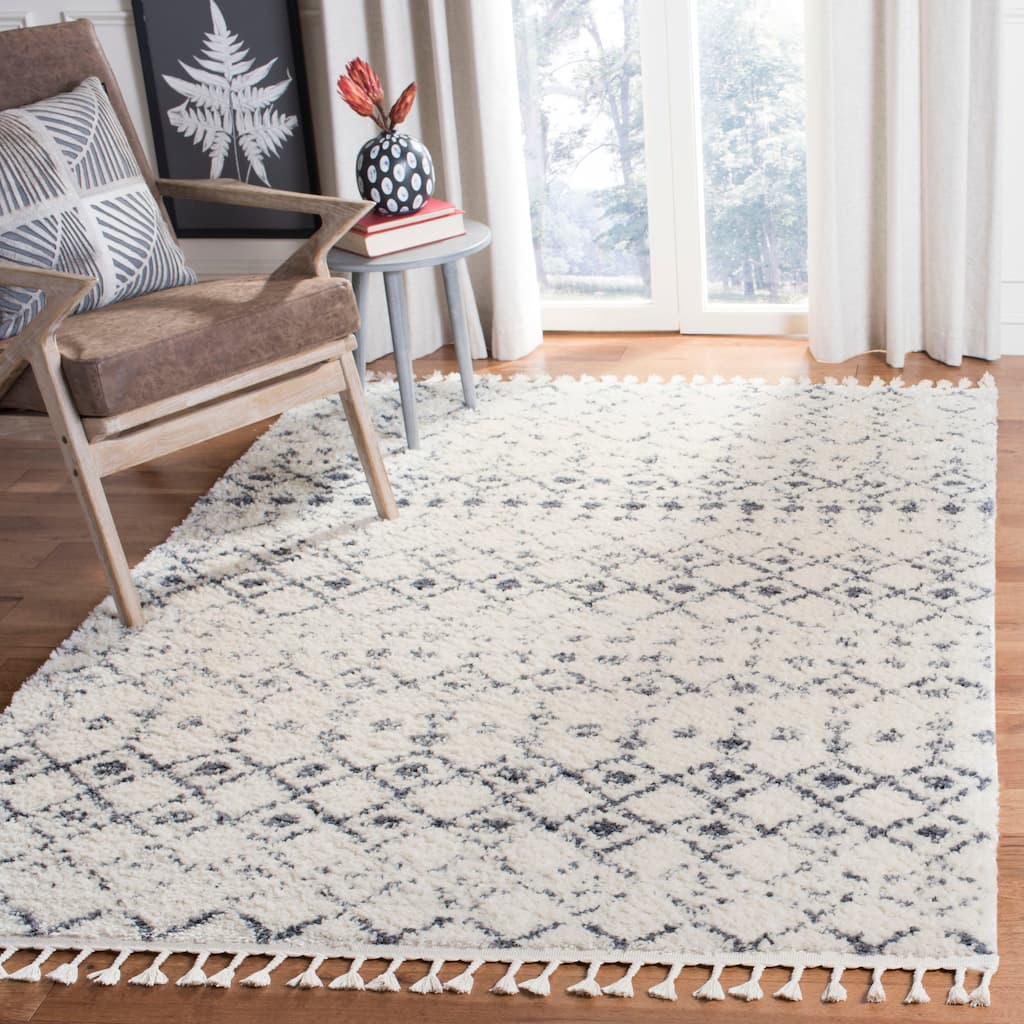 SAFAVIEH Berber Fringe Dashurije Leatha Trellis Rug - 4' x 6'