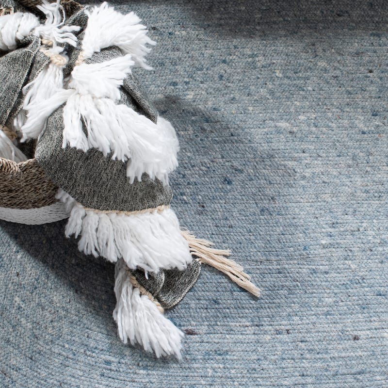 SAFAVIEH Handmade Braided Hande Country Wool Rug
