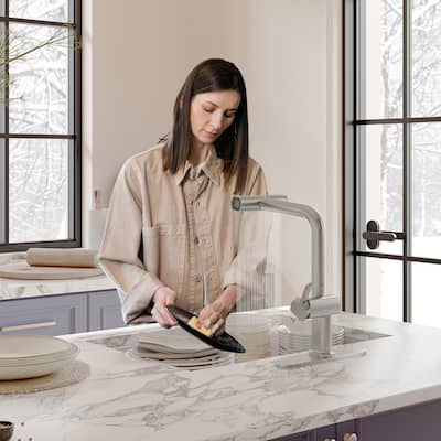 Single Handle Pull Out Sprayer Kitchen Faucet with 3 Functions Spray, 360° swivel