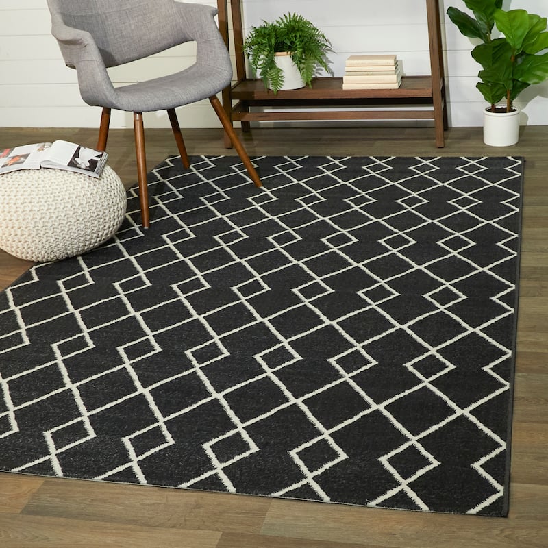 Carson Carrington Salsan Trellis Indoor/Outdoor Area Rug - 5'3" x 7' - Black