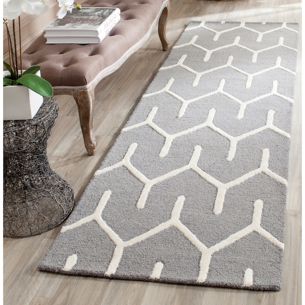 SAFAVIEH Handmade Cambridge Engela Modern Moroccan Wool Rug
