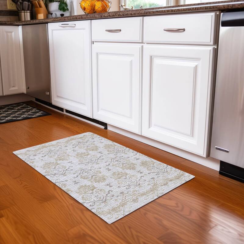 Machine Washable Indoor/ Outdoor Chantille Medallion Damask Rug