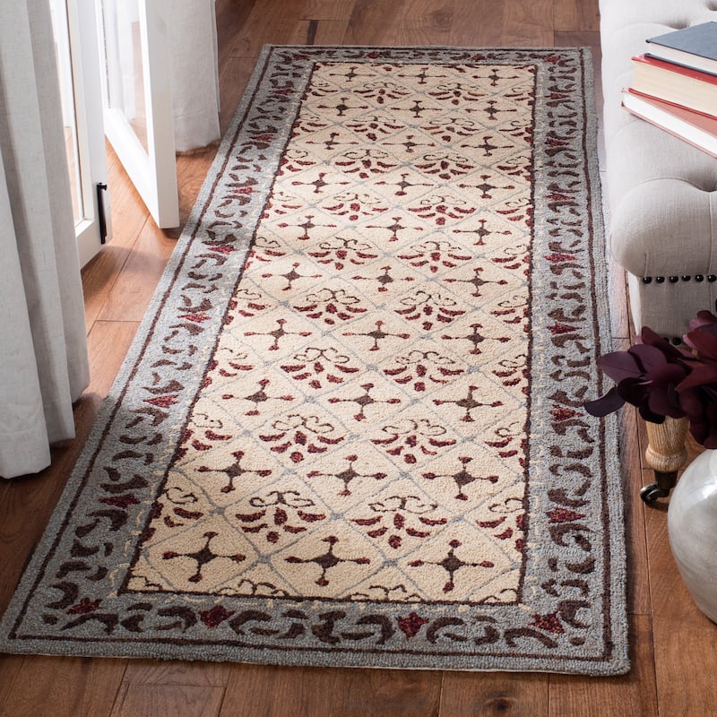 SAFAVIEH Handmade Easy Care Barbie Oriental Rug